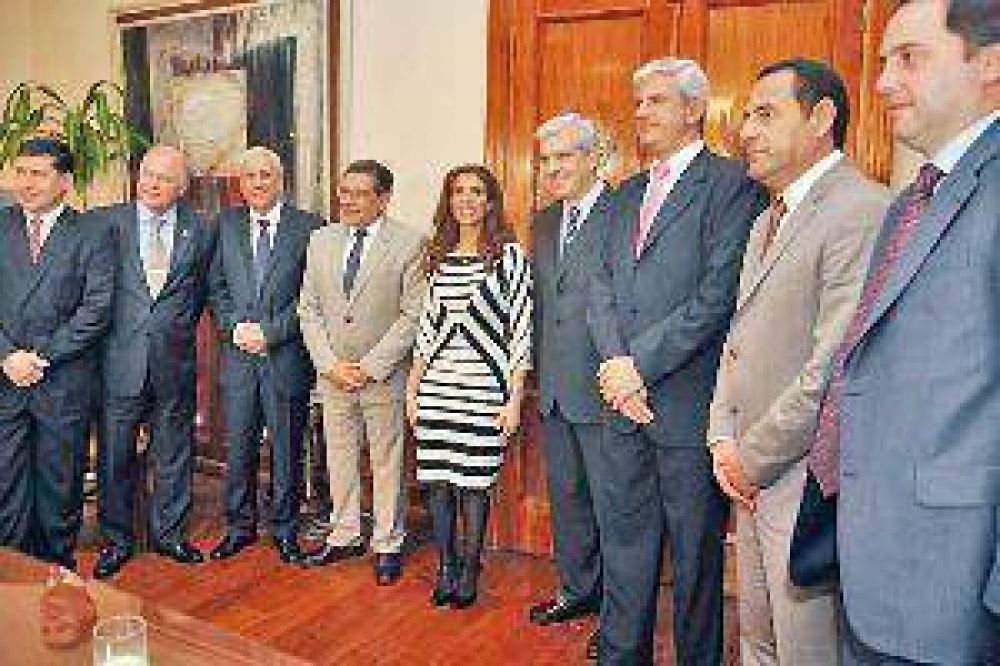 El Parlamento del NOA analiza en Santiago el narcotr�fico y la trata