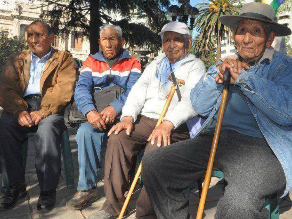 Acto por 68� aniversario del 