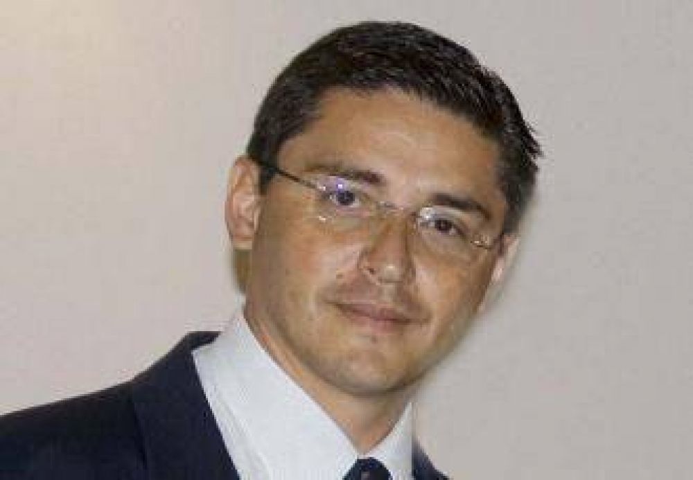Ministro Ovejero: �La ruta a�rea Salta-Santa Cruz beneficiar� a todo el norte de Argentina�