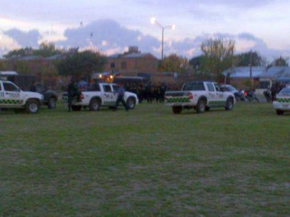 Operativo Policial en diferentes barrios tuvo por resultado 9 detenidos