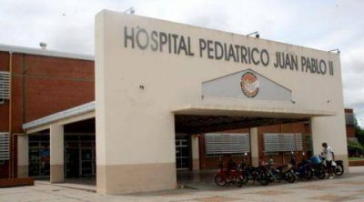 Colisi�n entre un auto y una moto dej� heridos a una mujer y su hijo