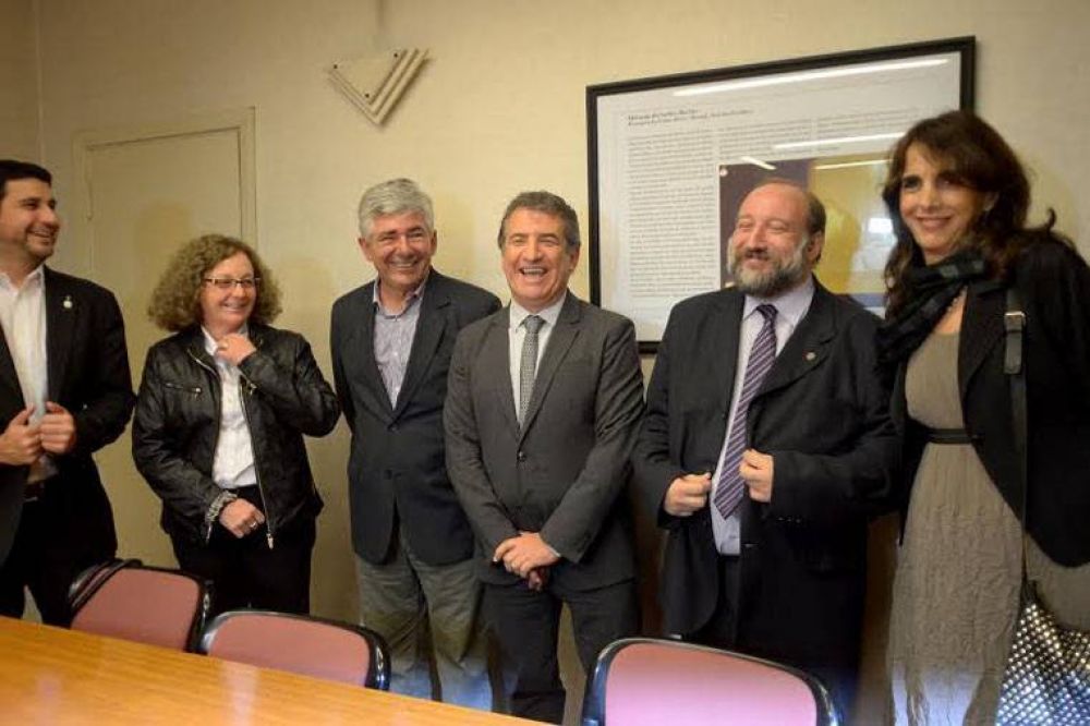 Urribarri llev� su campa�a presidencial a Santa Fe