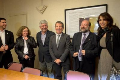 Urribarri llev� su campa�a presidencial a Santa Fe