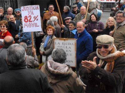 Jubilados: campa�a de firmas por el 82 % m�vil