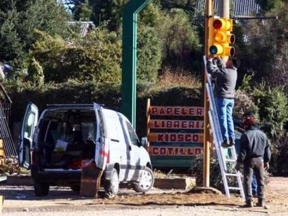 Tras los reclamos, colocar�n un sem�foro en el km 19