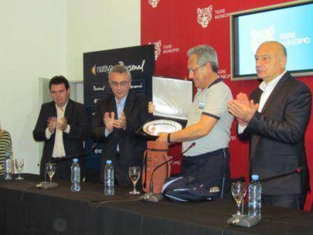 Se present� la Copa de V�ley �Ciudad de Tigre� 