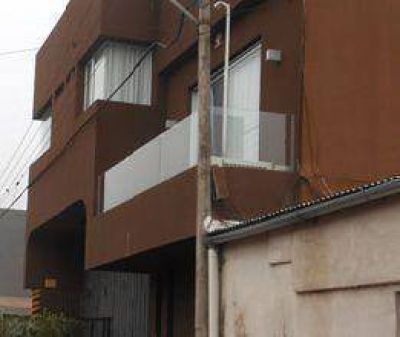 Familia sorprendida por delincuentes en la madrugada