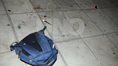 Contin�a pr�fugo el adolescente que mat� a su compa�ero a la salida del colegio en Santa Fe