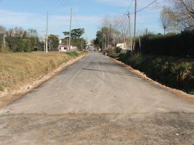 Asfalto para Barrio El Matadero y Bourdet  SIGUEN ADELANTE LAS OBRAS DE ASFALTO EN ESCOBAR
