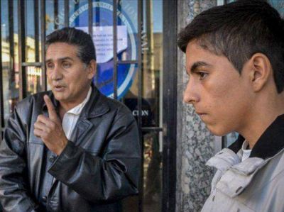 Acusan al 911 de entregar a dos chicos para que los linchen