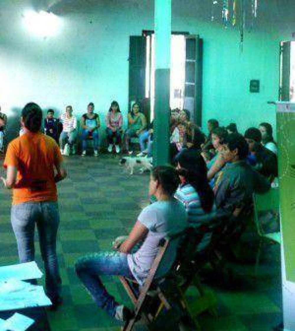 Programa Ra�ces: m�s de 600 j�venes comenzaron la primera etapa