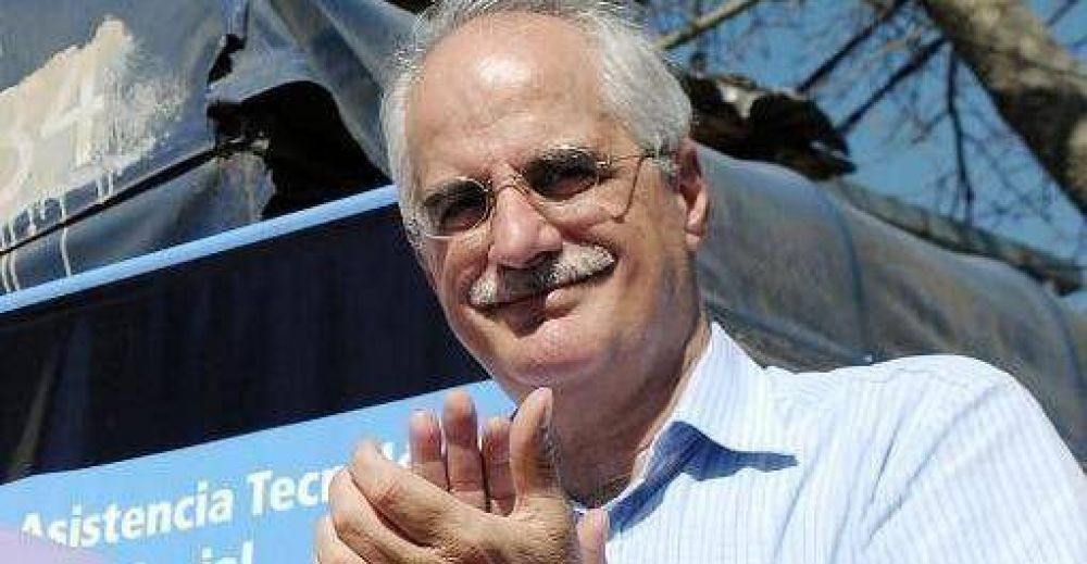 Taiana, por interpelar a candidatos 2015 para fijar la agenda popular