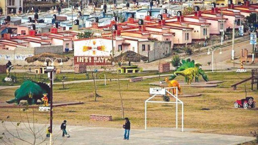 Denuncian que el IPV no otorga aval para 100 viviendas sociales de la Tupac Amar�