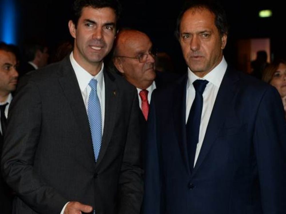 Scioli, Urtubey, Macri y Massa participaron de una cena en La Rural.