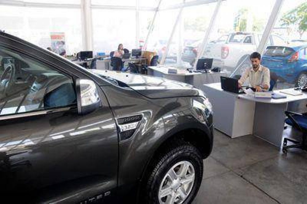 Las automotrices definen estrategias para afrontar la ca�da en las ventas