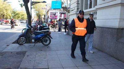 La Polic�a camina la zona bancaria 