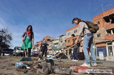 Militantes de villas realizaron obras ante la ausencia de la Ciudad