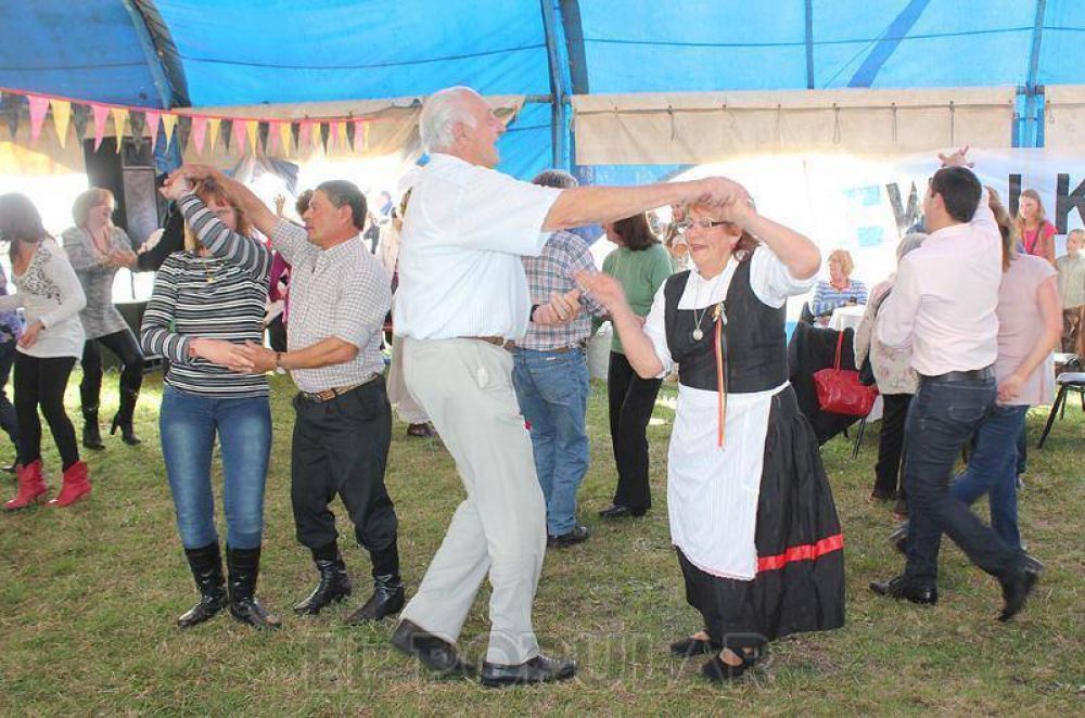 Gran Fiesta de la Kerb en Colonia Nievas