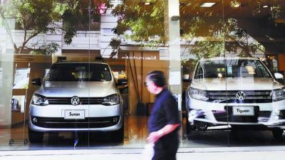 Autos: buscan frenar el derrumbe de ventas con rebajas y cr�ditos baratos