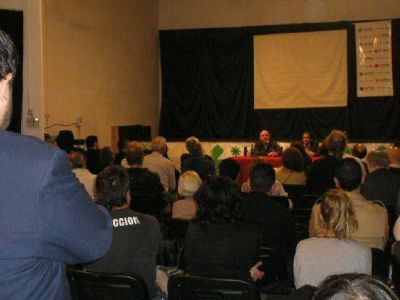 Junto a Martorelli, Santiago O� Donell present� su libro Politileaks
