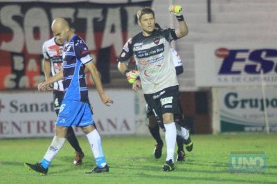 Patronato empat� con gol de penal