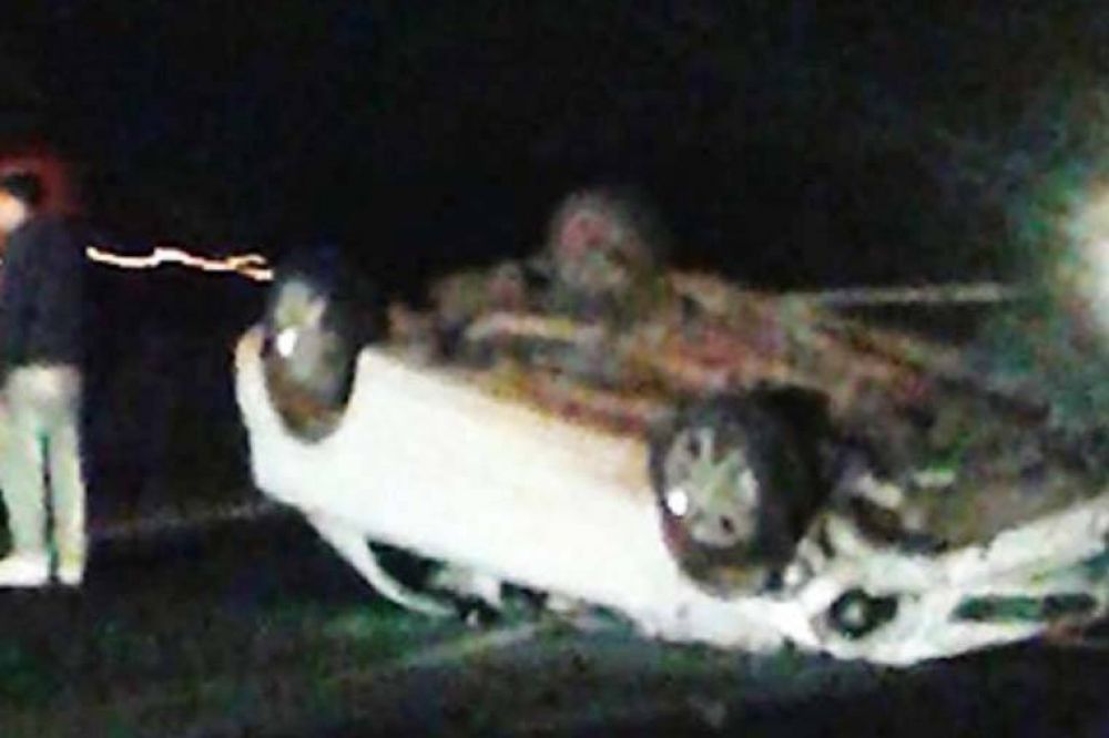 Volc� un auto en la ruta 14