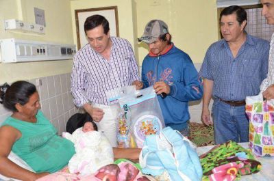 Naci� beb� en el seno de una familia reubicada ante crecida del r�o Paragua