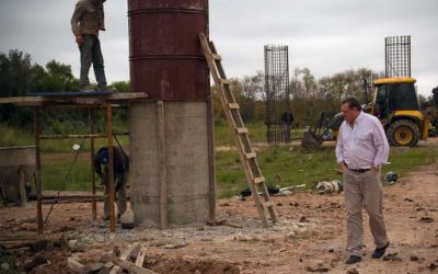 Construyen un puente que une Gualeguaych� y Tala