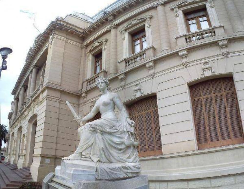 Educaci�n: el Gobierno declar� ilegal el paro de ADEP