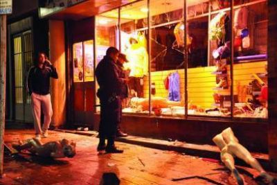 Reiterativo: tras los festejos, corridas policiales, da�os de bienes privados y p�blicos, vandalismo... pura violencia