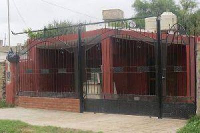 En violento asalto roban $70.000 y joyas a una conocida empresaria