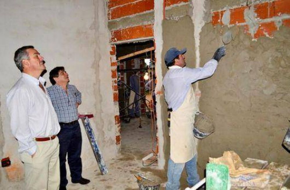 Avanzan las obras en el polideportivo Julio C�sar Cossani