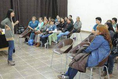 Personal municipal fue capacitado sobre maltrato a adultos mayores