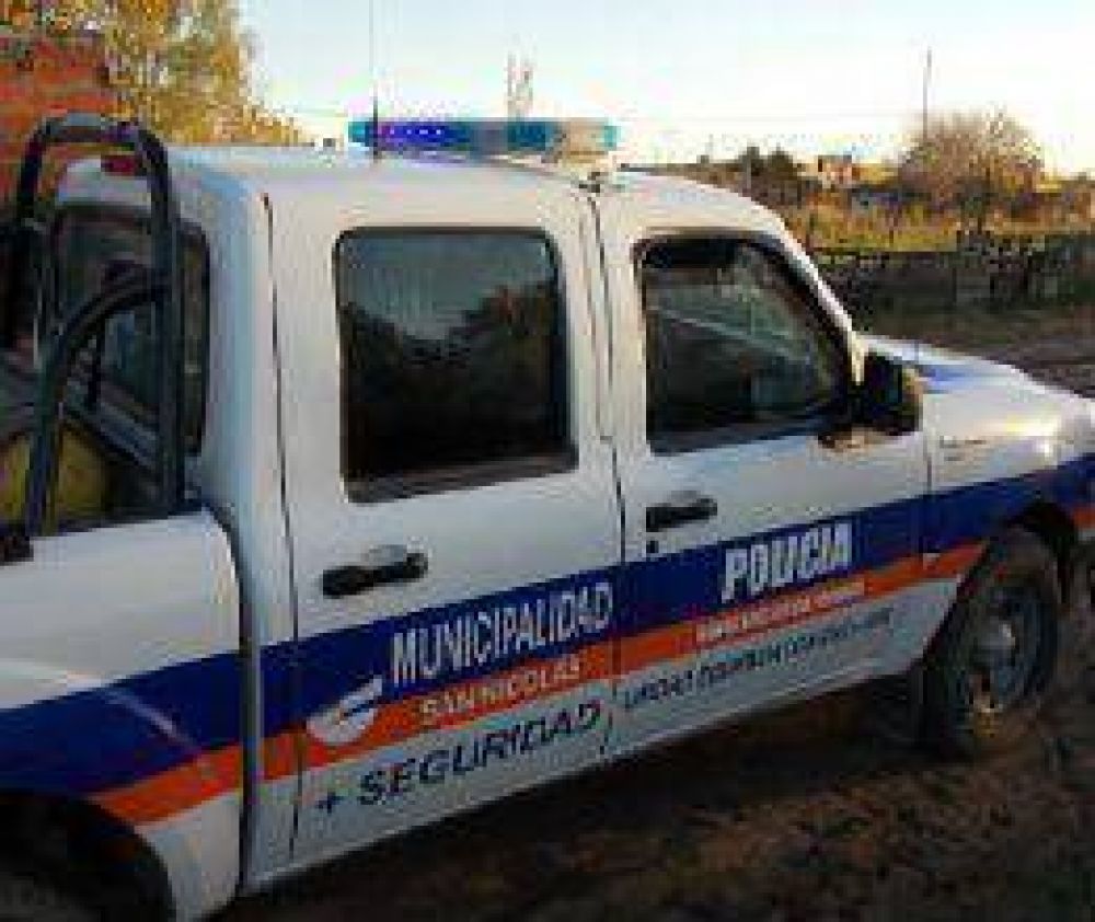 Mujer polic�a fue atacada por dos sujetos en su casa  