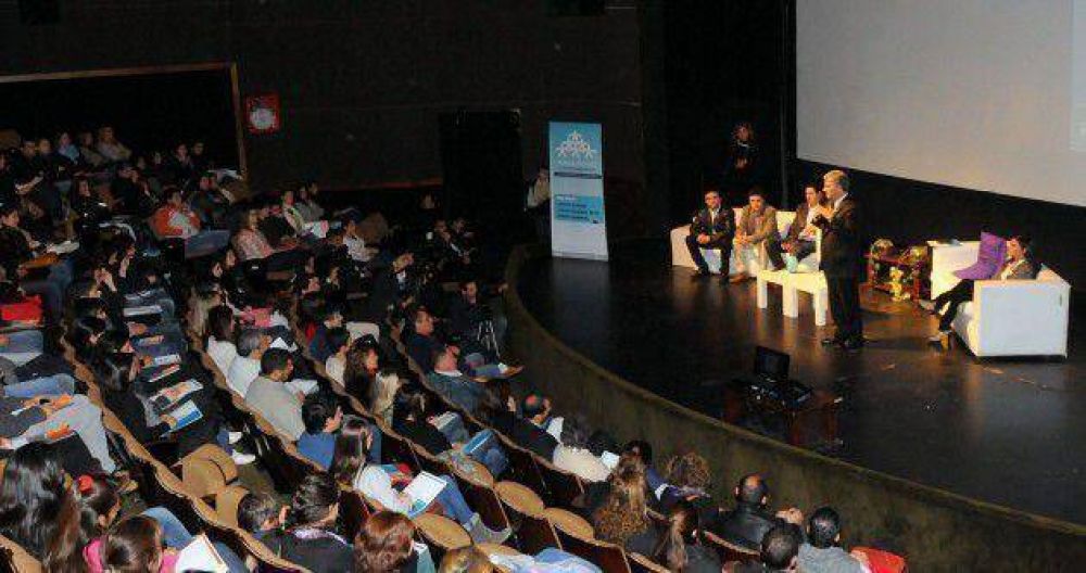 Poggi inst� a los j�venes a consolidar la vocaci�n y afianzar los proyectos