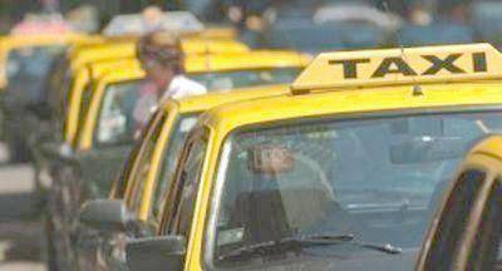Estudio revela que taxistas tienen fatiga y estr�s, tanto f�sico como emocional