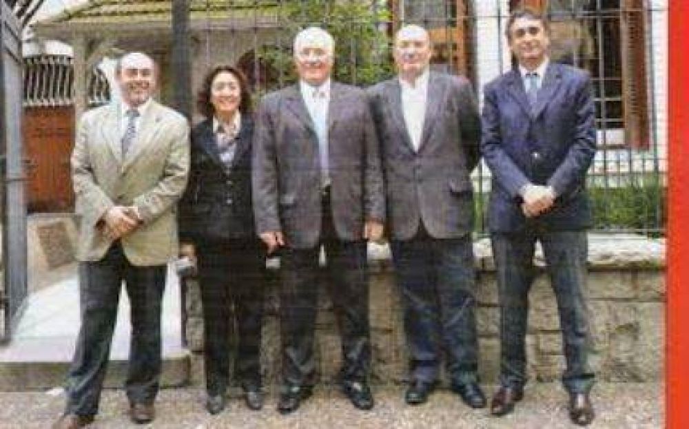 Alberto An�bal Gabas se presenta con la Lista Roja