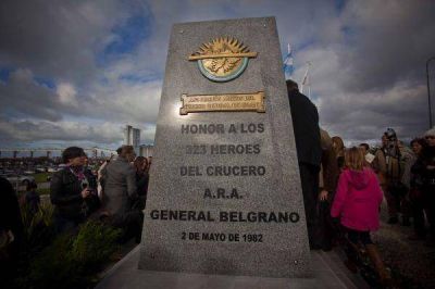 Emplazaron un monumento al Crucero General Belgrano