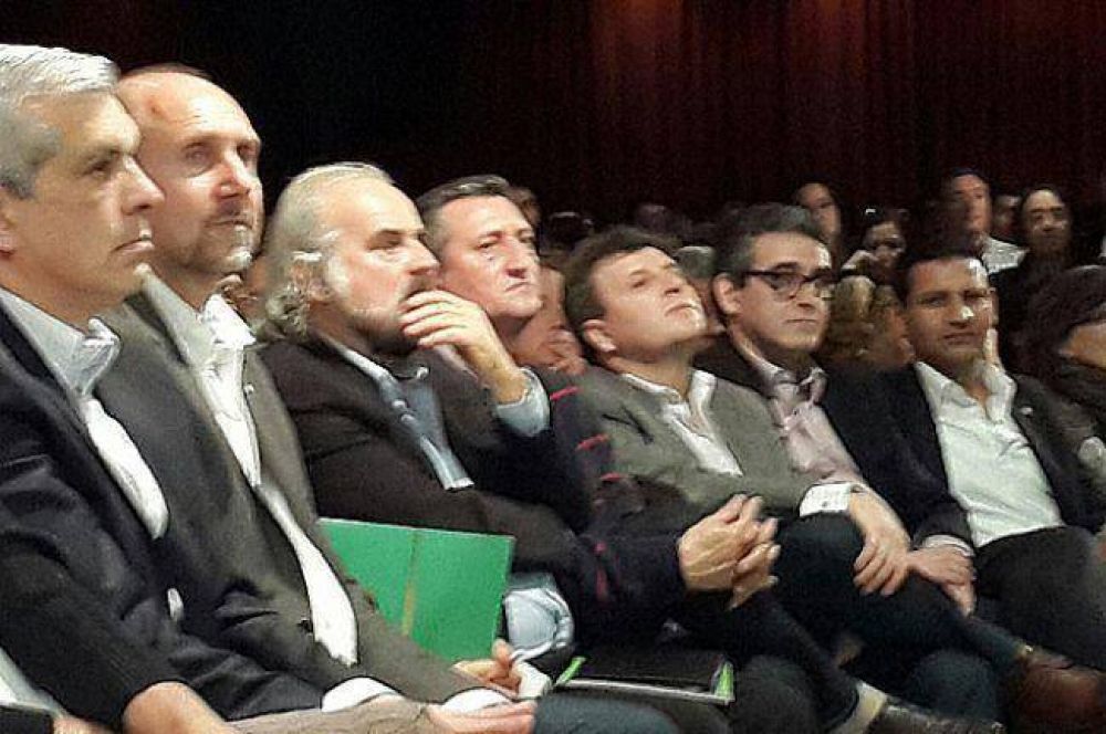Jos� Mongel� asisti� al debate sobre el futuro del Proyecto Nacional