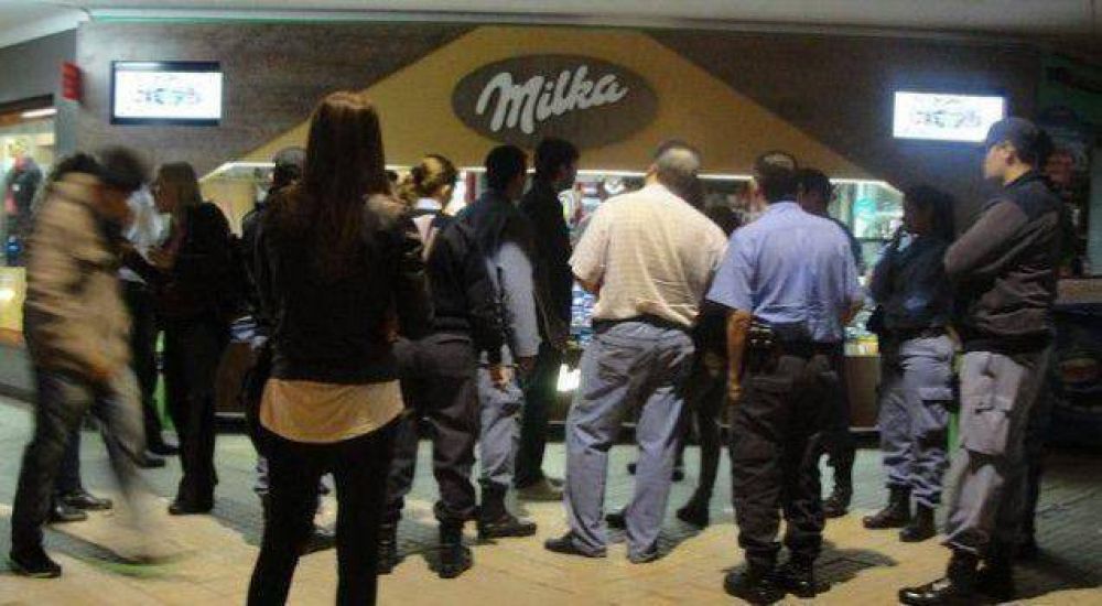 Clausuran boliche por dejar entrar a menores de edad