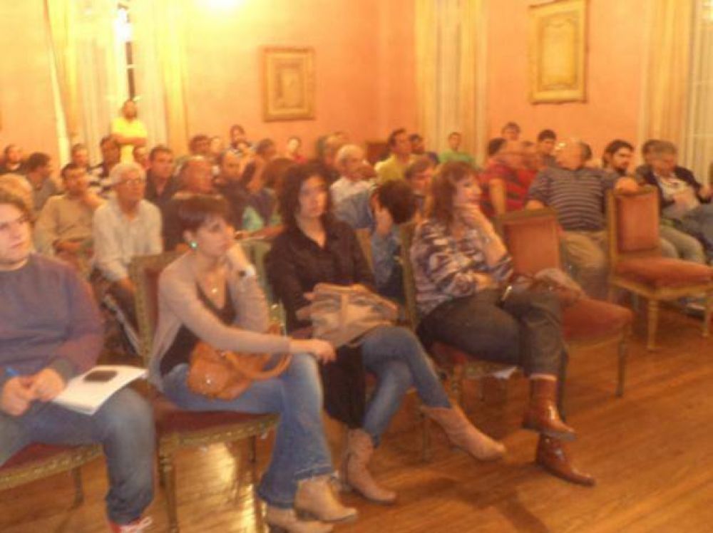 Apicultores del sur santafesino reclaman ayuda para no desaparecer
