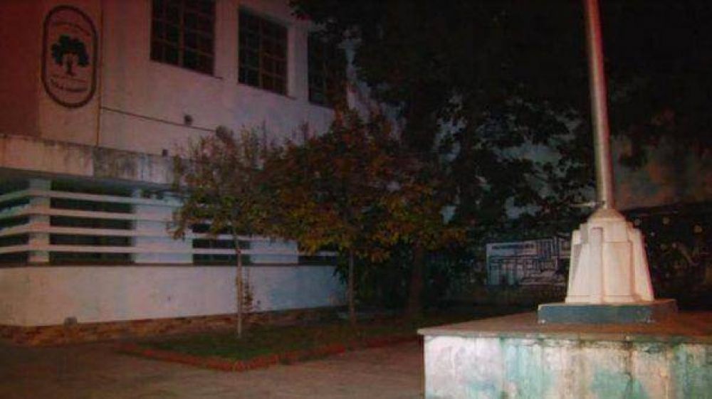 Se entreg� el chico acusado de matar a otro en la puerta de un colegio