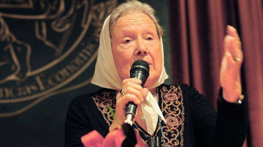 Nora Corti�as: 