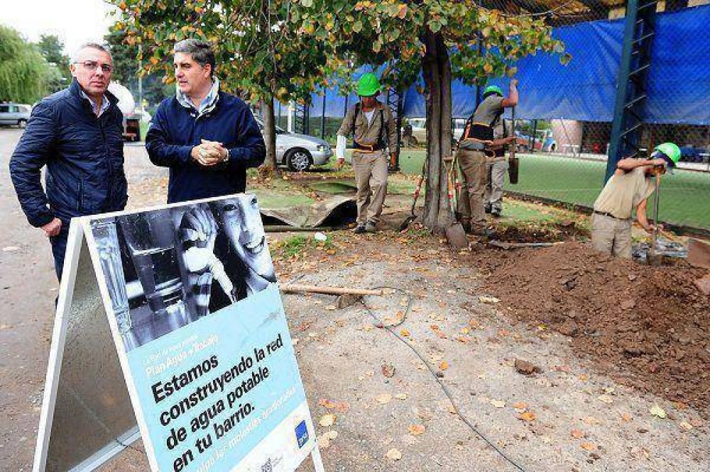 Contin�a la expansi�n de la red de agua potable en General Pacheco
