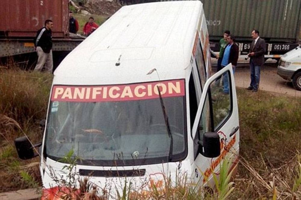 Una camioneta choc� contra un tren en Concordia