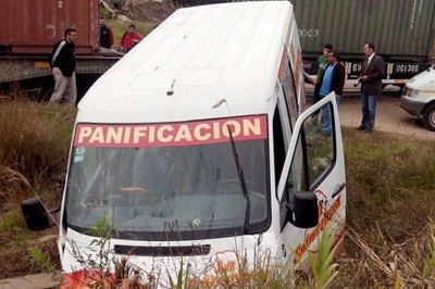 Una camioneta choc� contra un tren en Concordia