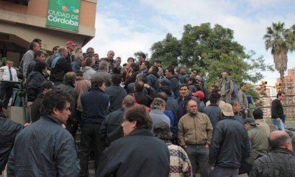 Ciudad de C�rdoba: sin subsidios nacionales, con millonaria deuda municipal y cheques sin fondos