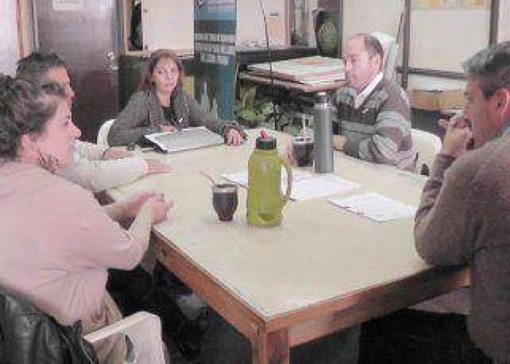 Reuniones para ejecutar las obras en los barrios