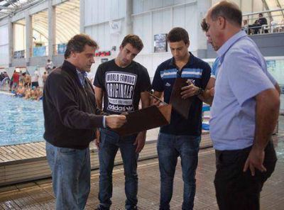 El Intendente distingui� a los nadadores Facundo Miguelena y Guido Buscaglia