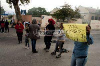 Por falta de agua, est�n sin clases hace 9 d�as
